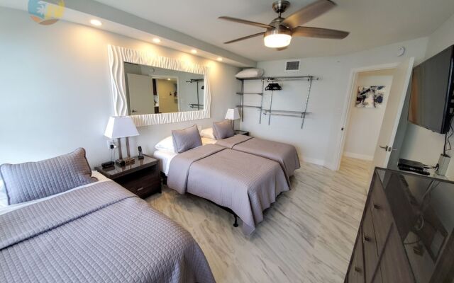 Alexander 1103 4 Bedroom Apts by RedAwning