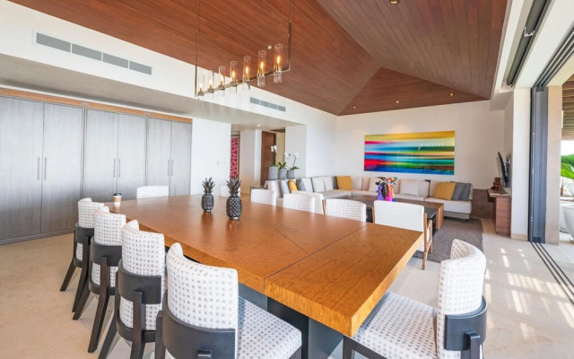 Sunny Vacation Condo 8