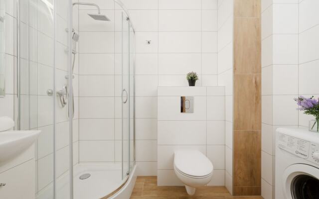 Bright Studio Legnicka by Renters