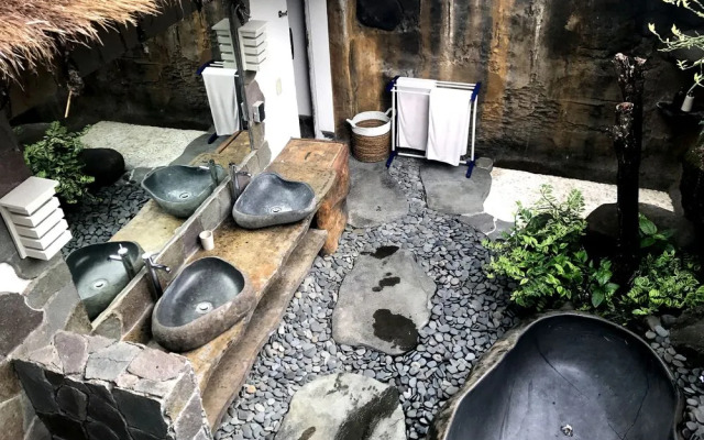 The Flintstones - by MANASUI villa