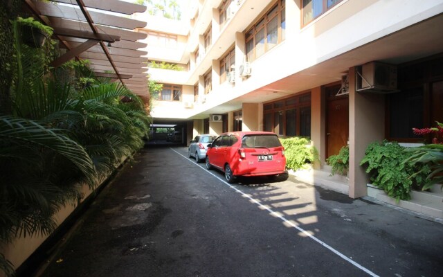 RedDoorz Premium @ Slamet Riyadi 2