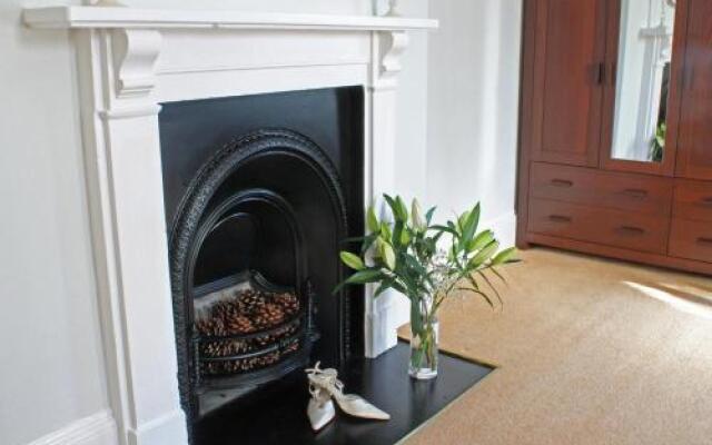 Hollybank Bed  Breakfast