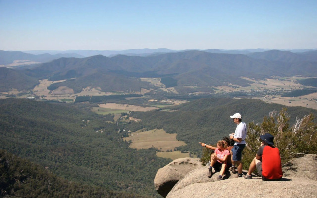 Discovery Parks - Bright