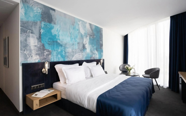 Blue Star Luxury Hotel