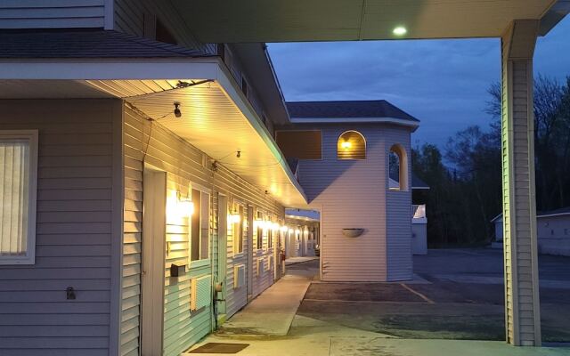 Mackinaw Budget Inn