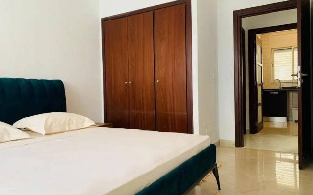 The Perfect Flat, Lac 2, Tunis