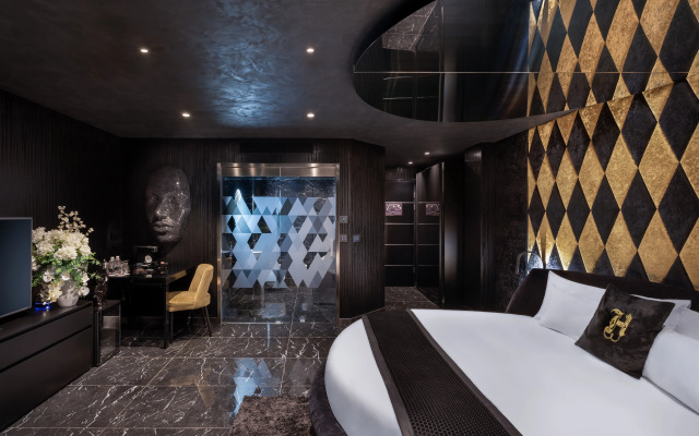 H Hotel
