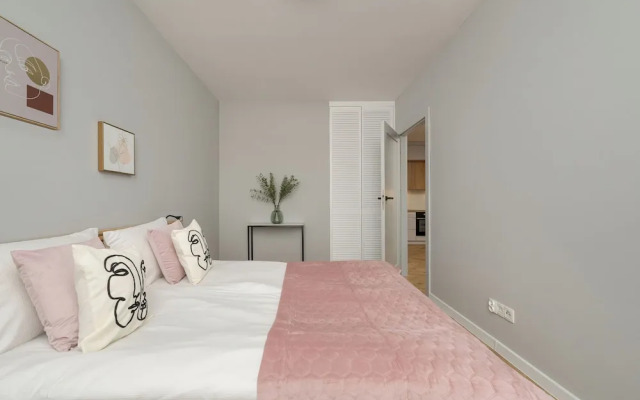 Michalczyka Apartment Wrocław by Renters