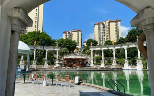 Qianjiang Hot Spring Hotel