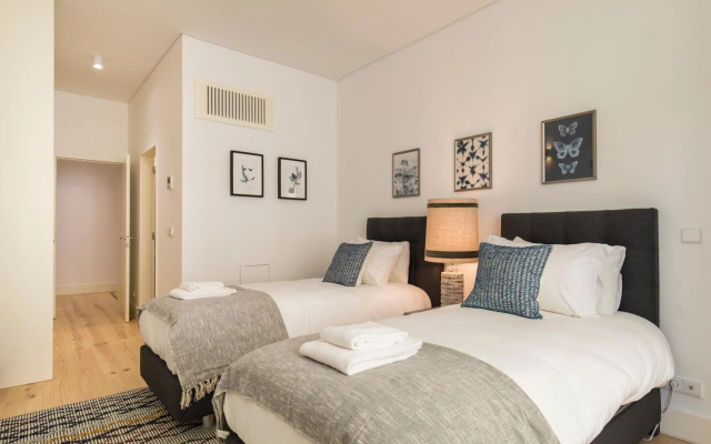 LovelyStay - Hidden Oasis with Terrace - River View