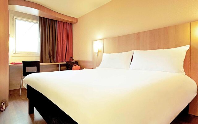 Xiweiya Hotel (Cuiping District High Passenger Station Yibin University)