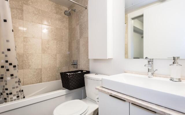 Applewood Suites - York Street Condo