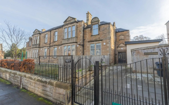 New 3-Bedroom Apartment Close to City Centre