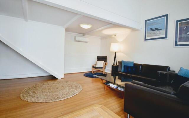 Seawall Apartments