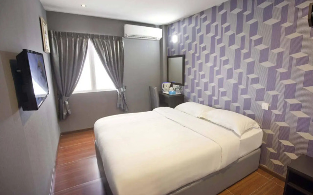OYO 383 V3 Hotel Nusajaya