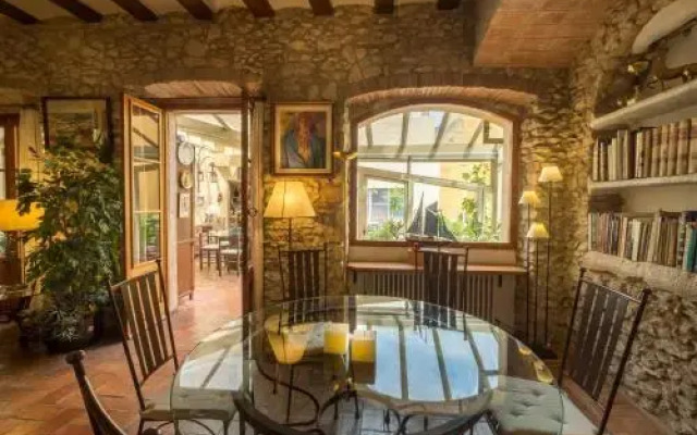 Can Felip Apartments