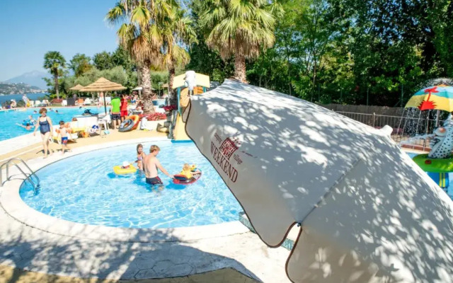 Weekend Glamping Resort