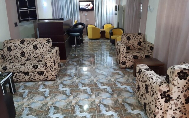 Goddis Apartments