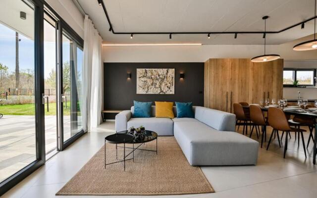 NEW 2022 Villa Ante