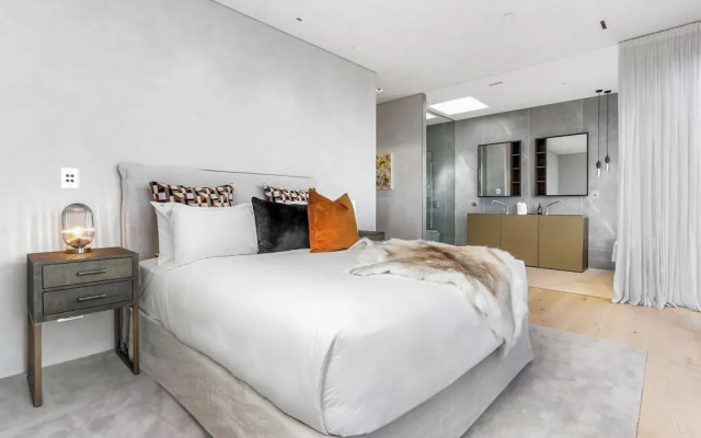 France Street Apartments by Urban Rest