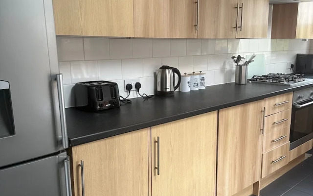 Cosy 4-bed - Sleeps 7, Garden & Pet-friendly