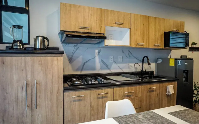 Cozy Apartment for 4 Guests with Parking