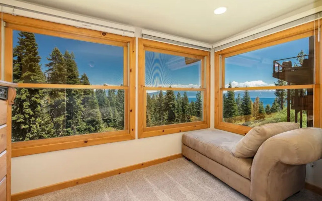 Clearview by Tahoe Mountain Properties