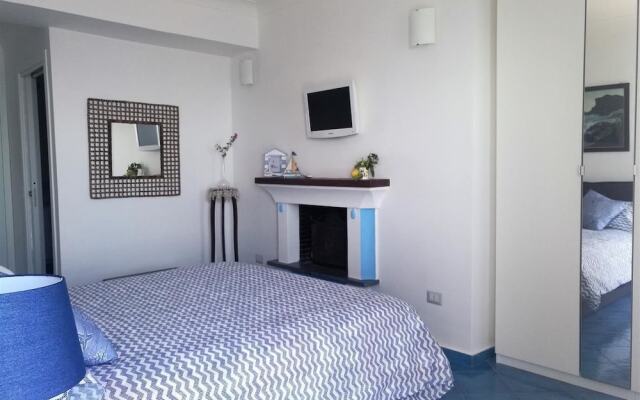 Mareluna Holiday Home