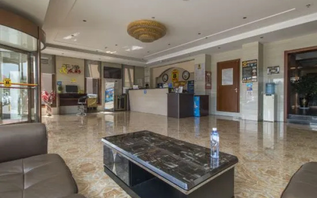 Super 8 Hotel (Beijing Fengbo Metro Station)