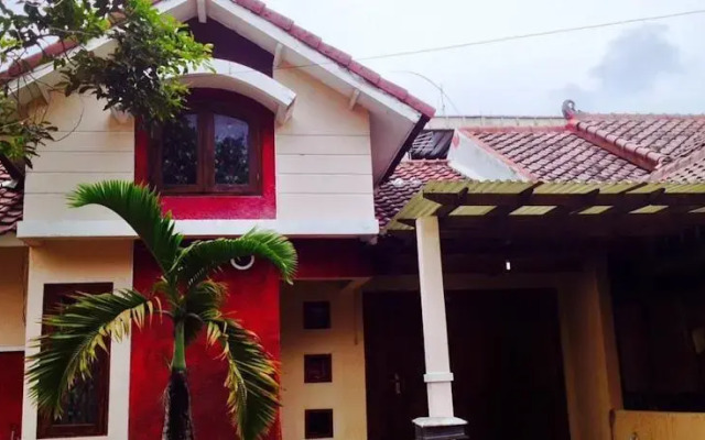 Rumah Aika Family Homestay Yogyakarta