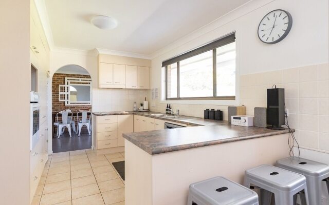 Lakeview Crescent 50