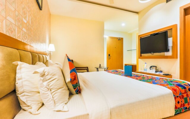 FabHotel Capitol Suites