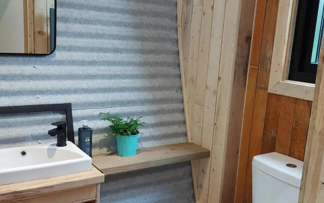 Killarney Glamping at the Grove, Suites And Lodges