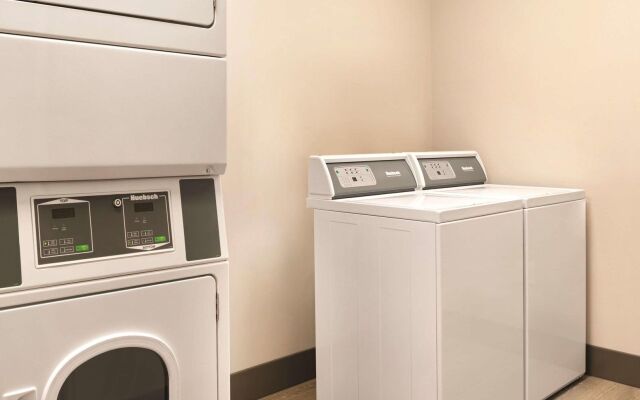 Park Inn by Radisson, Calgary Airport North, AB