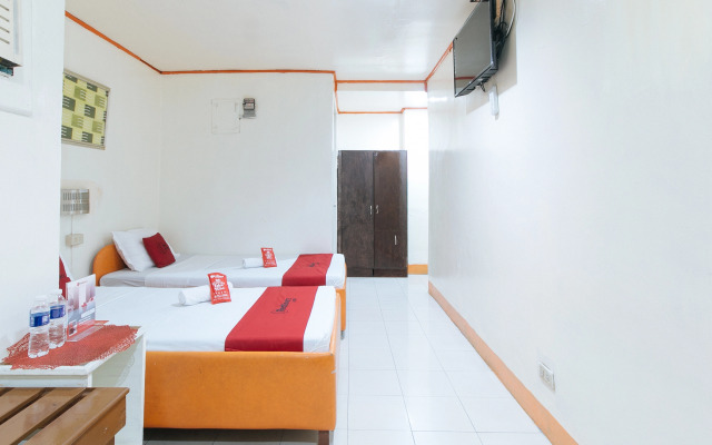 RedDoorz near East Avenue Medical Center