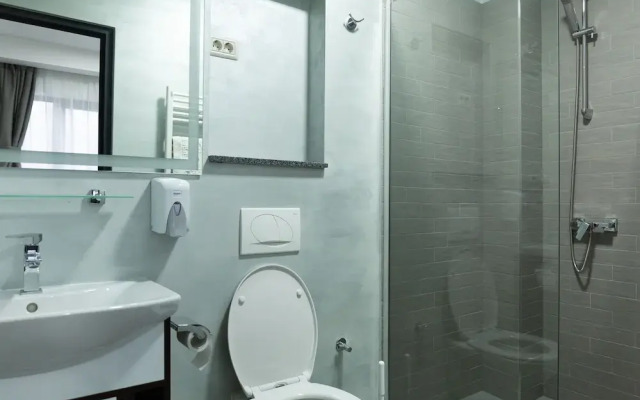 Frasin Studios-6 km to Voronet Monastery