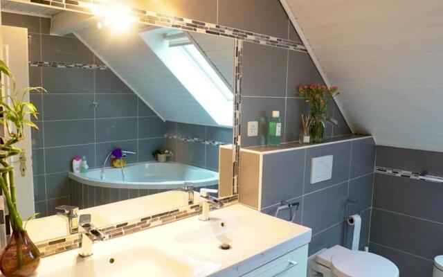 Stunning 6-bed Villa in Etoy