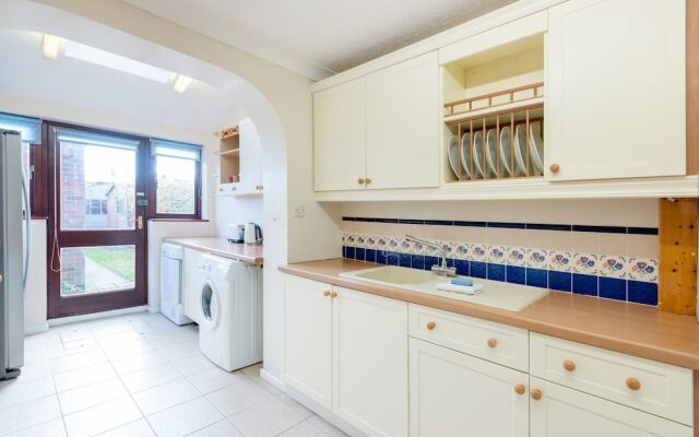 Compton Lodge 5-bedroom house