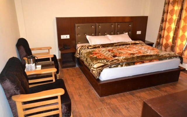Hotel Tridev Manali