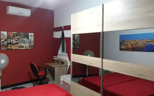 Room-very Bright Well Kept Apartment