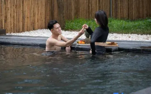 Xishuangbanna Peacock Valley Hot Spring VILLA Resort