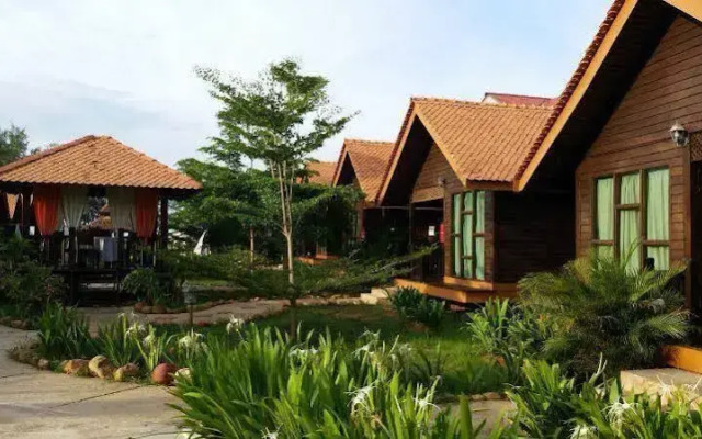 The Manor Beach Resort