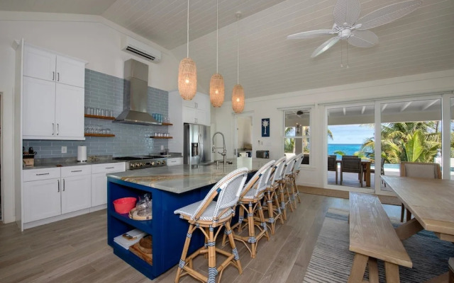 Pineapple House 4 Bedroom Home