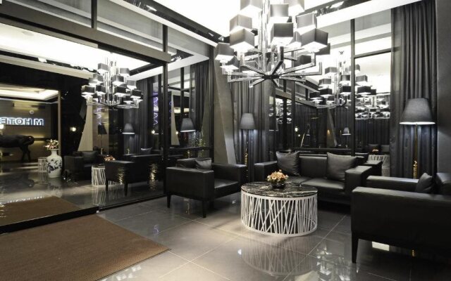M hotel