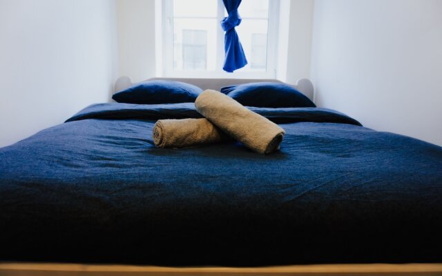 Lighthouse Hostel & Rooms