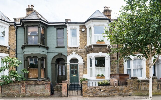 Gorgeous 2Br Family Home In East London