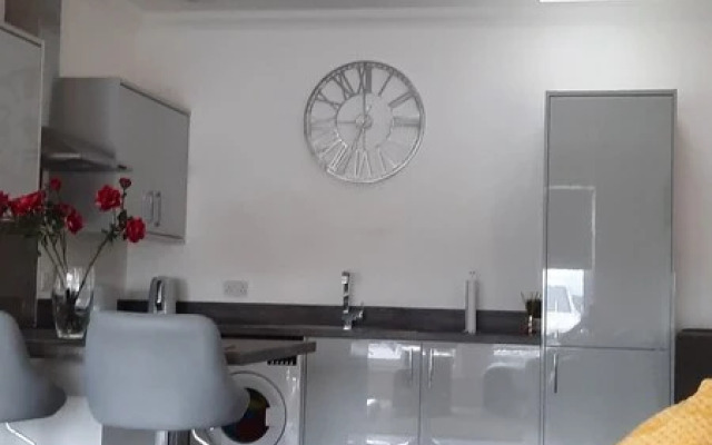 Cozy Lanarkshire Apartment With a View