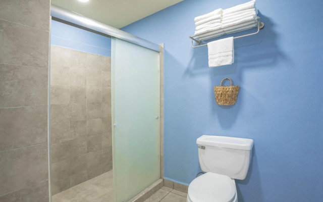 Ixchel Beach Hotel