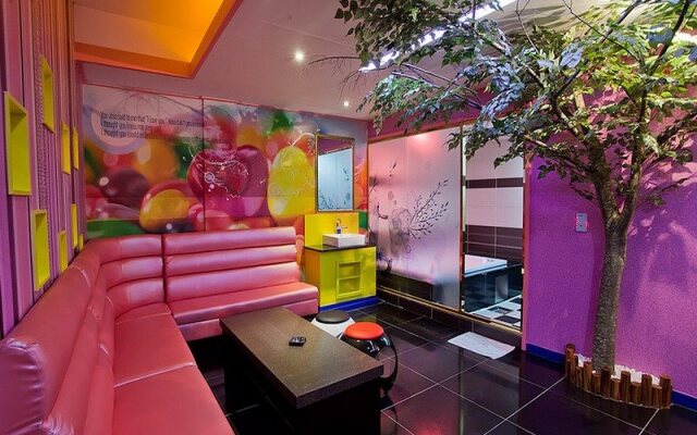 Icecream Hotel
