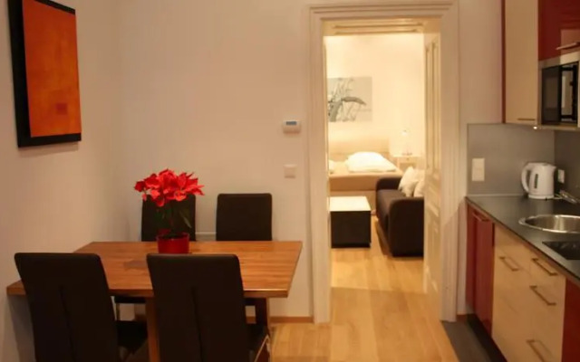 Opera Studio Apartment